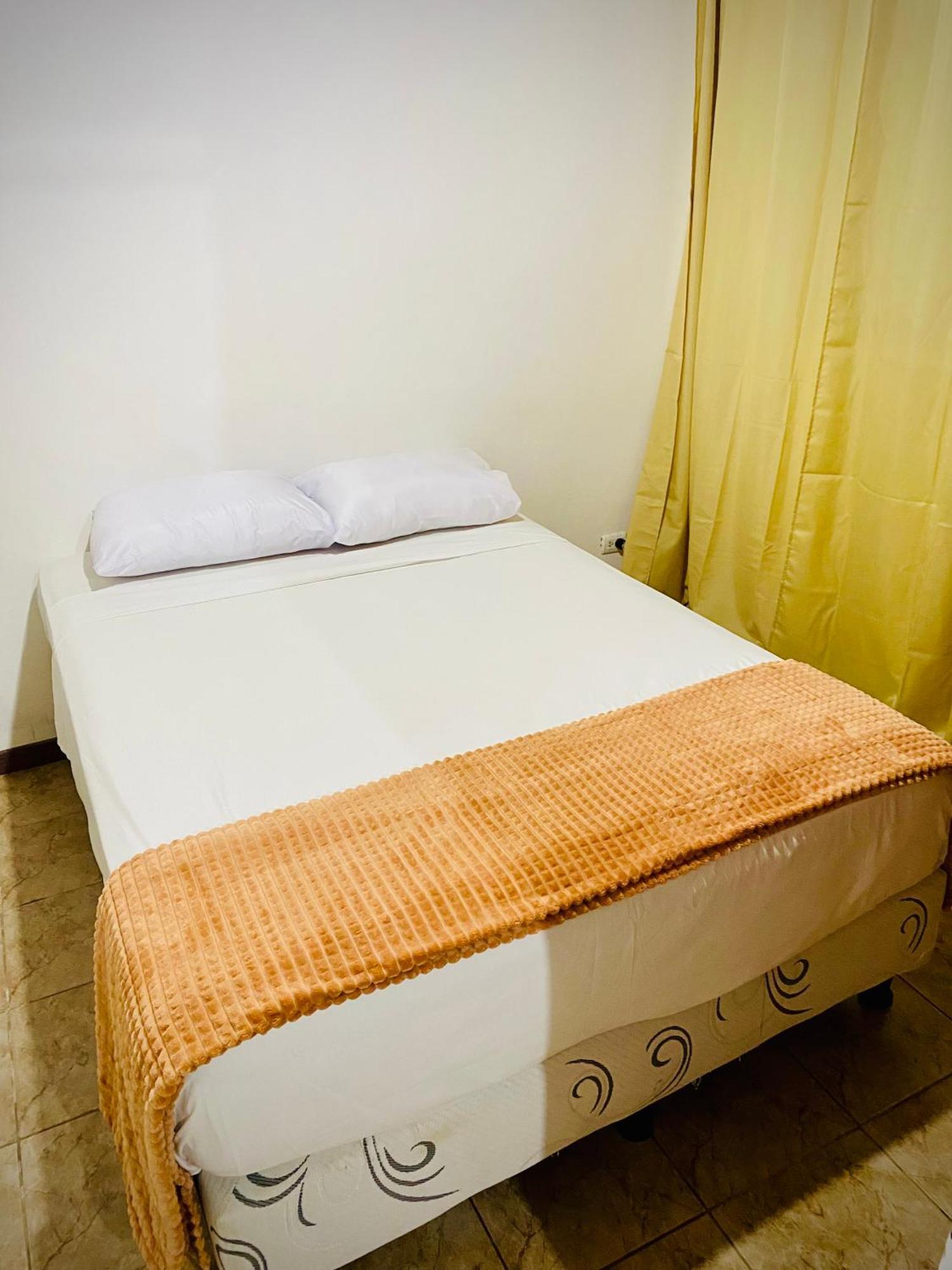 Nomads Family Rooms, Fortuna Town La Fortuna Exterior foto